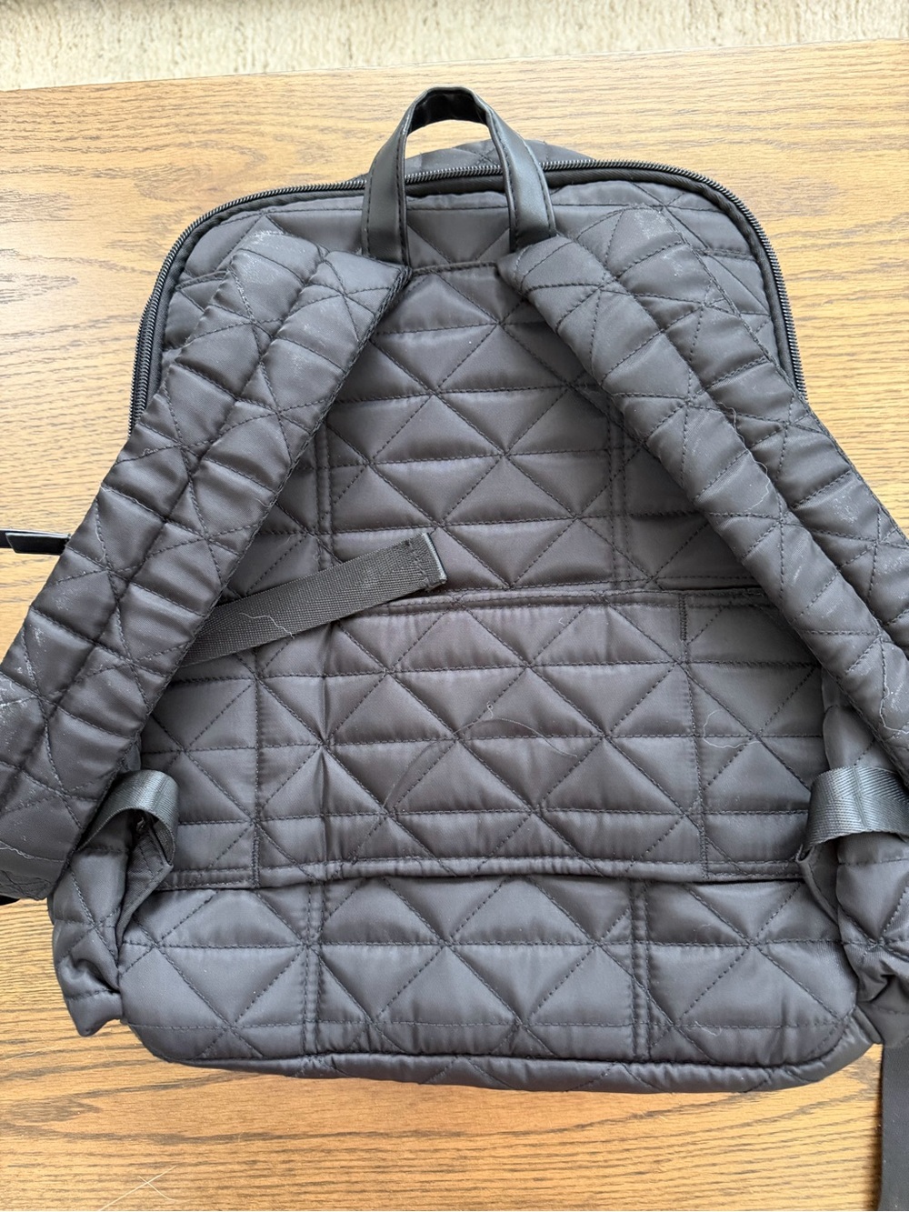 Kenneth Cole Reaction Quilted Black Nylon Backpack laptop holder - Picture 2 of 5